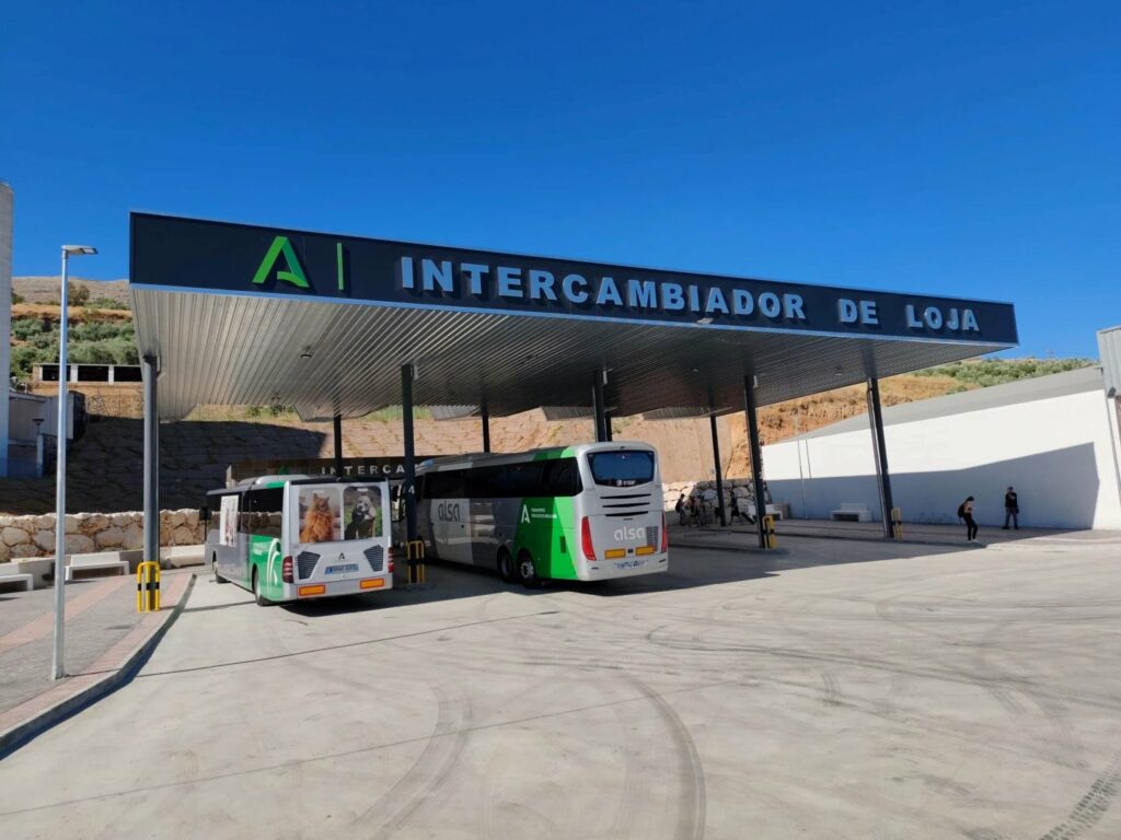 14/24. Una gasolinera o una estación